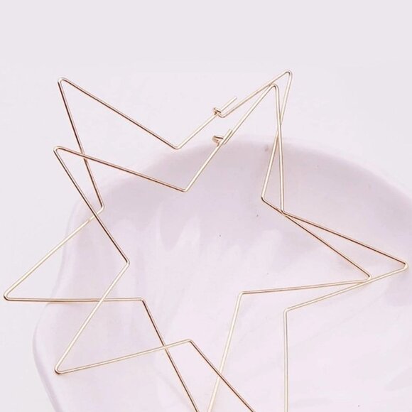 Free People Women's Lightweight Star Hoop Earrings Gold - Picture 4 of 8